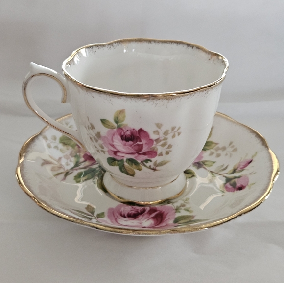 "American Beauty" cup and saucer by Royal Albert. - Picture 5 of 13